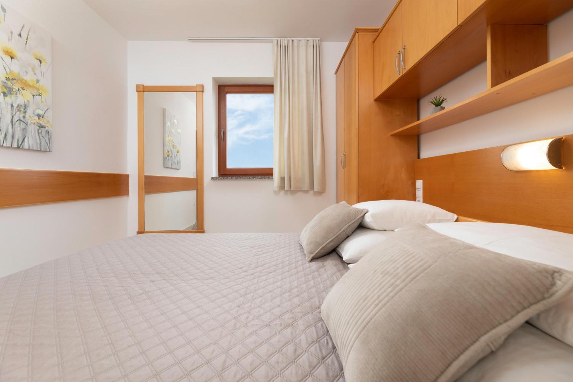 Apartments Kvarner 2 Malinska Kültér fotó
